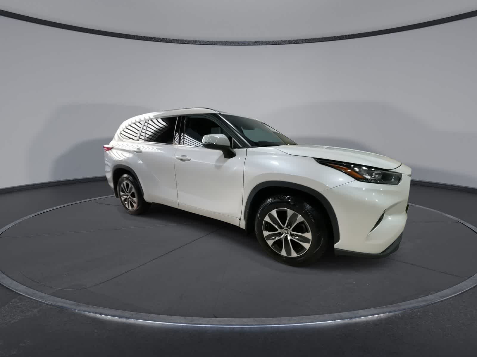 2020 Toyota Highlander XLE 2