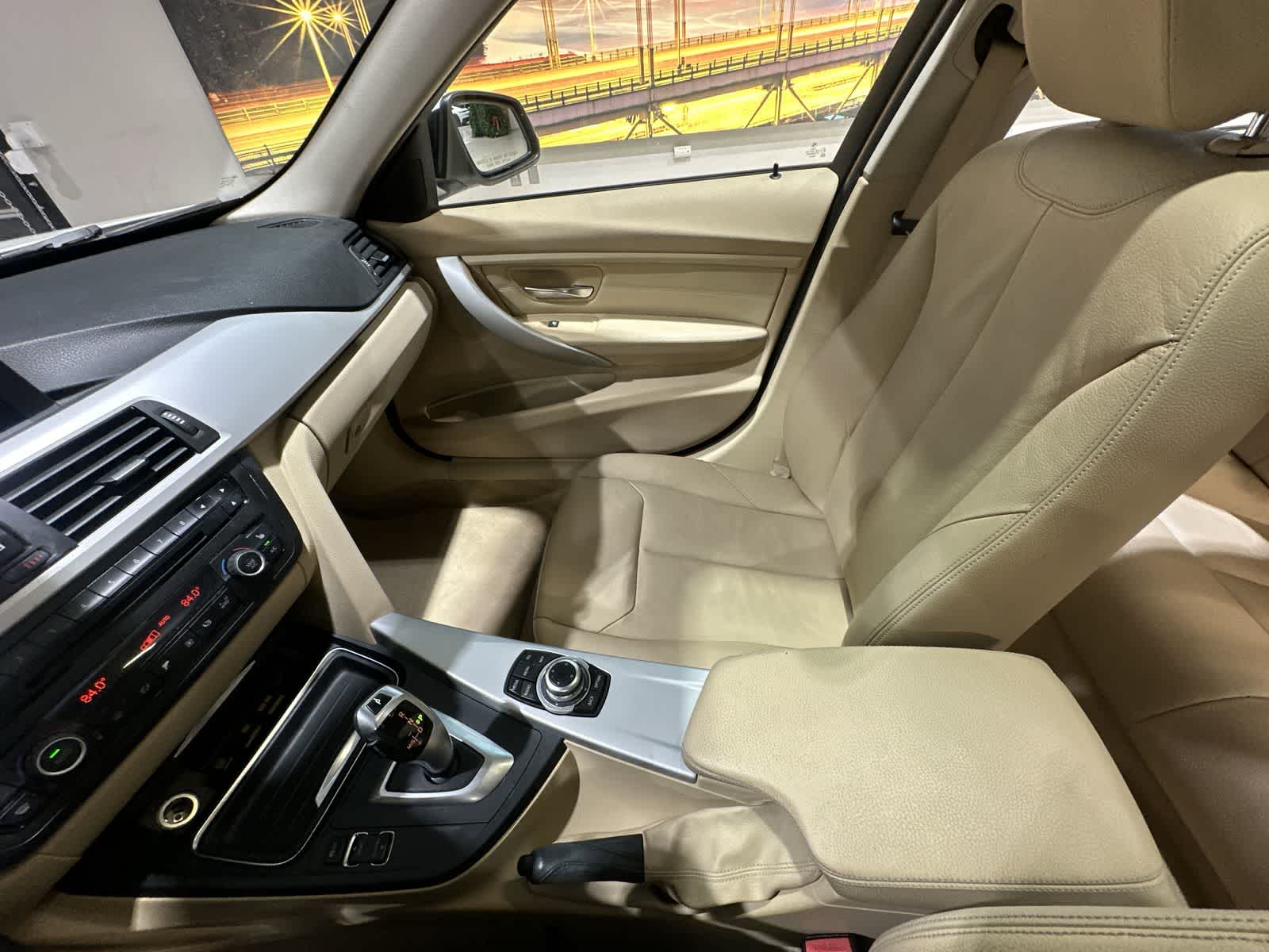 Thumbnail: 2013 BMW 3 Series - 28