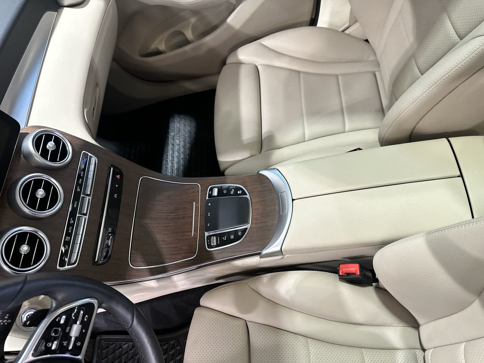 Thumbnail: 2020 Mercedes-Benz GLC - 28