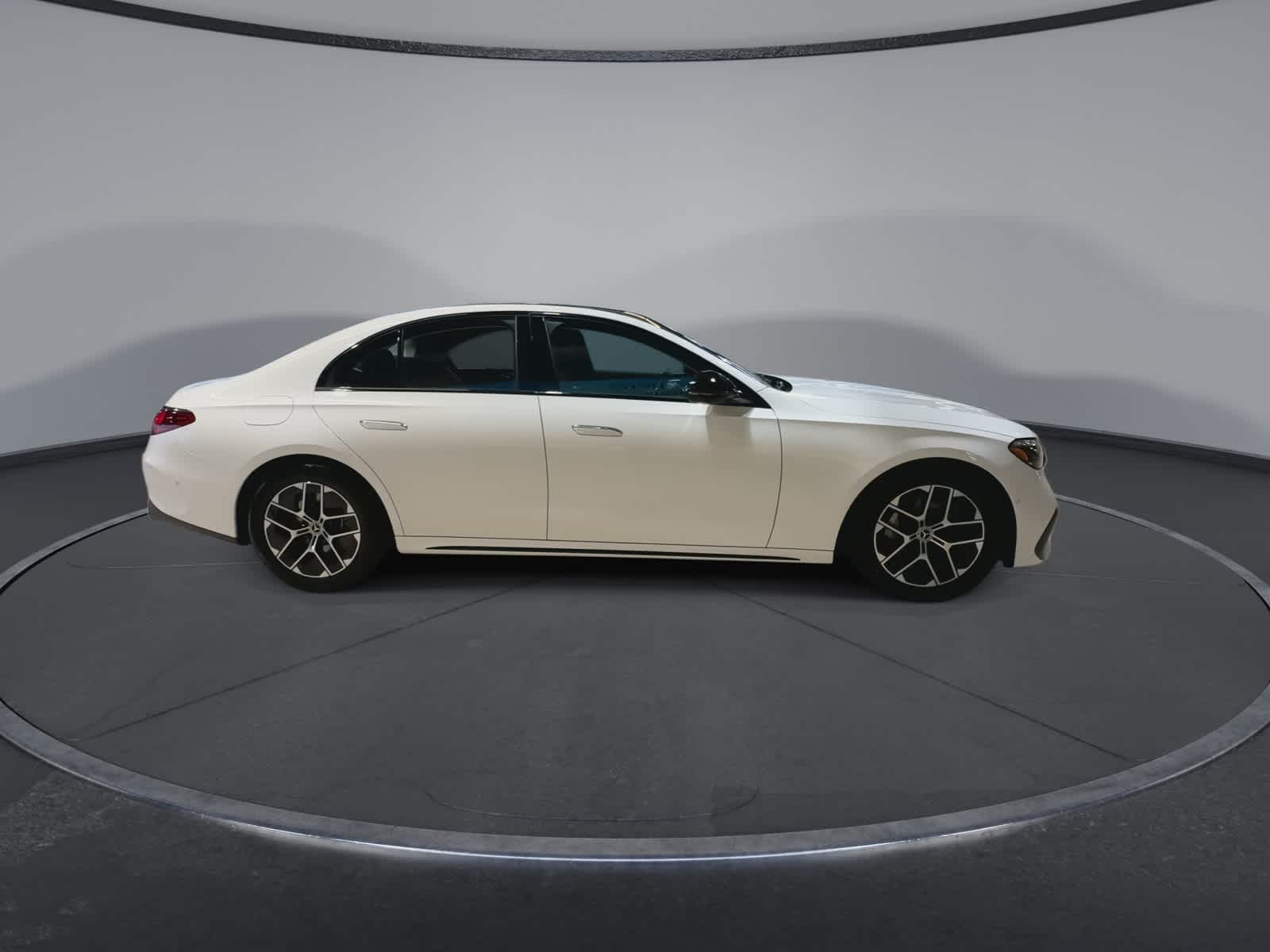 Thumbnail: 2025 Mercedes-Benz E-Class - 13