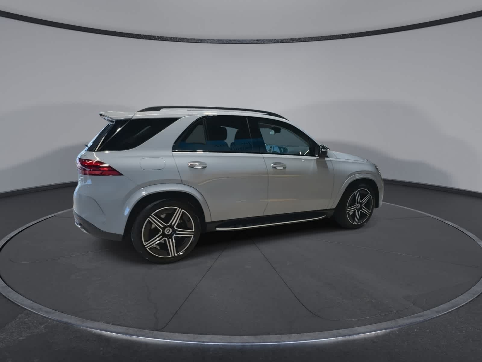 Thumbnail: 2026 Mercedes-Benz GLE - 12