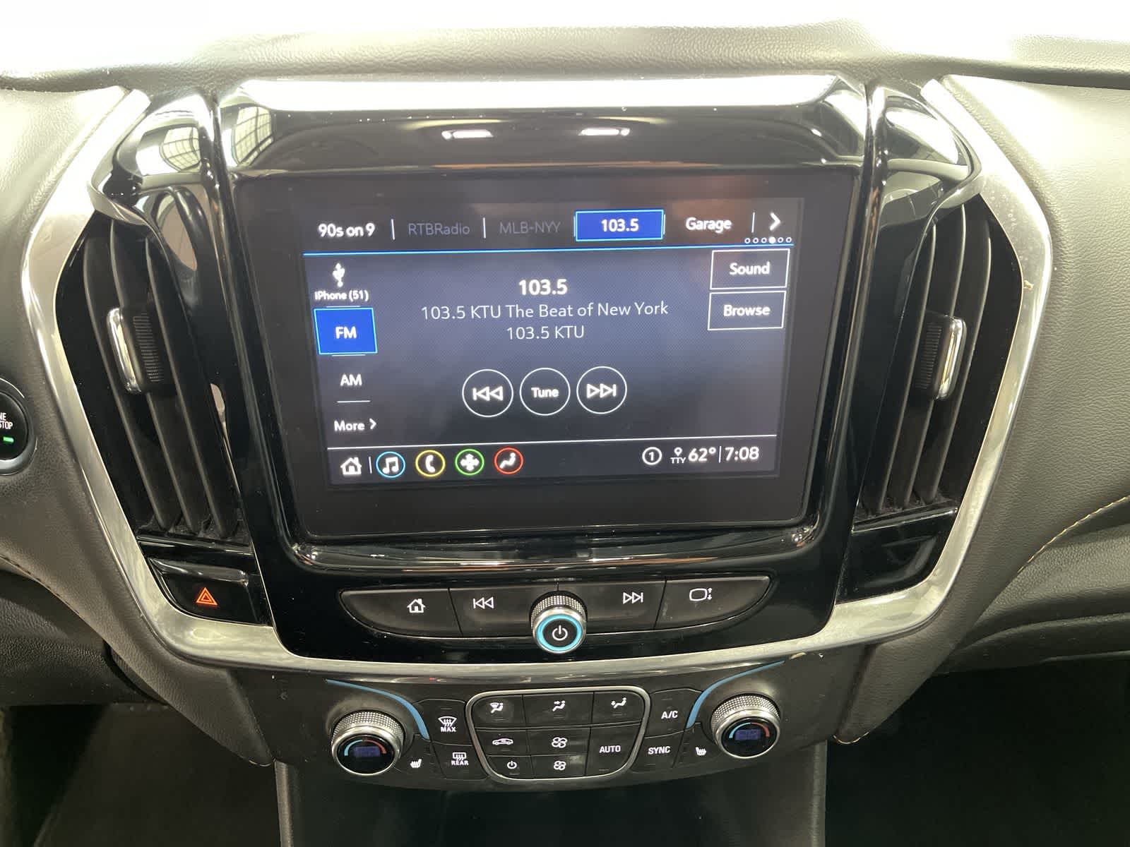 2020 Chevrolet Traverse LT 28