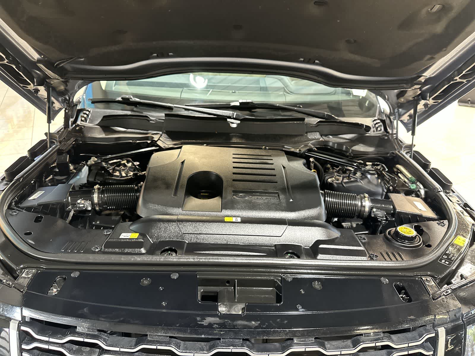 Thumbnail: 2021 Land Rover Range Rover - 21