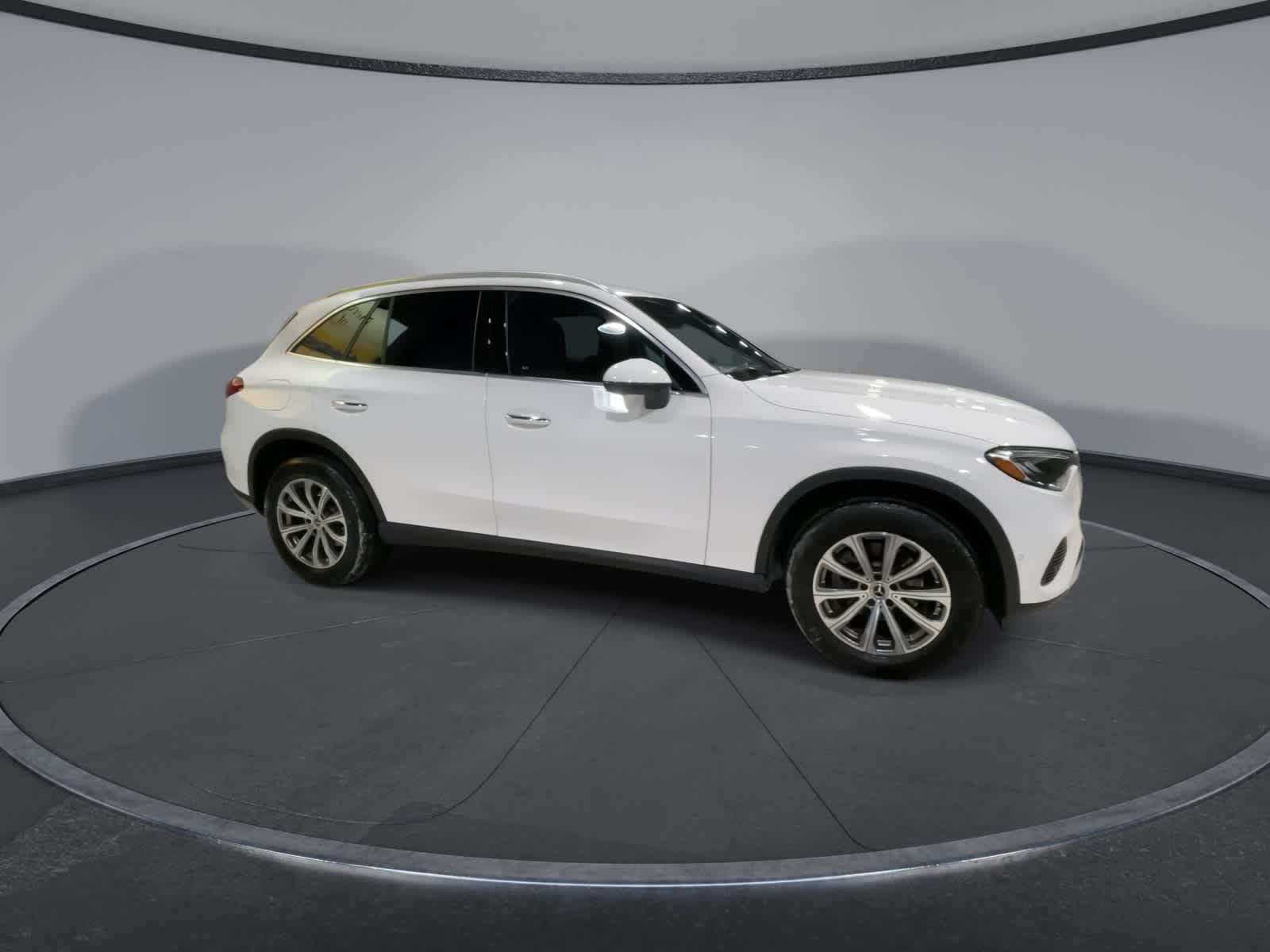 Thumbnail: 2025 Mercedes-Benz GLC - 2