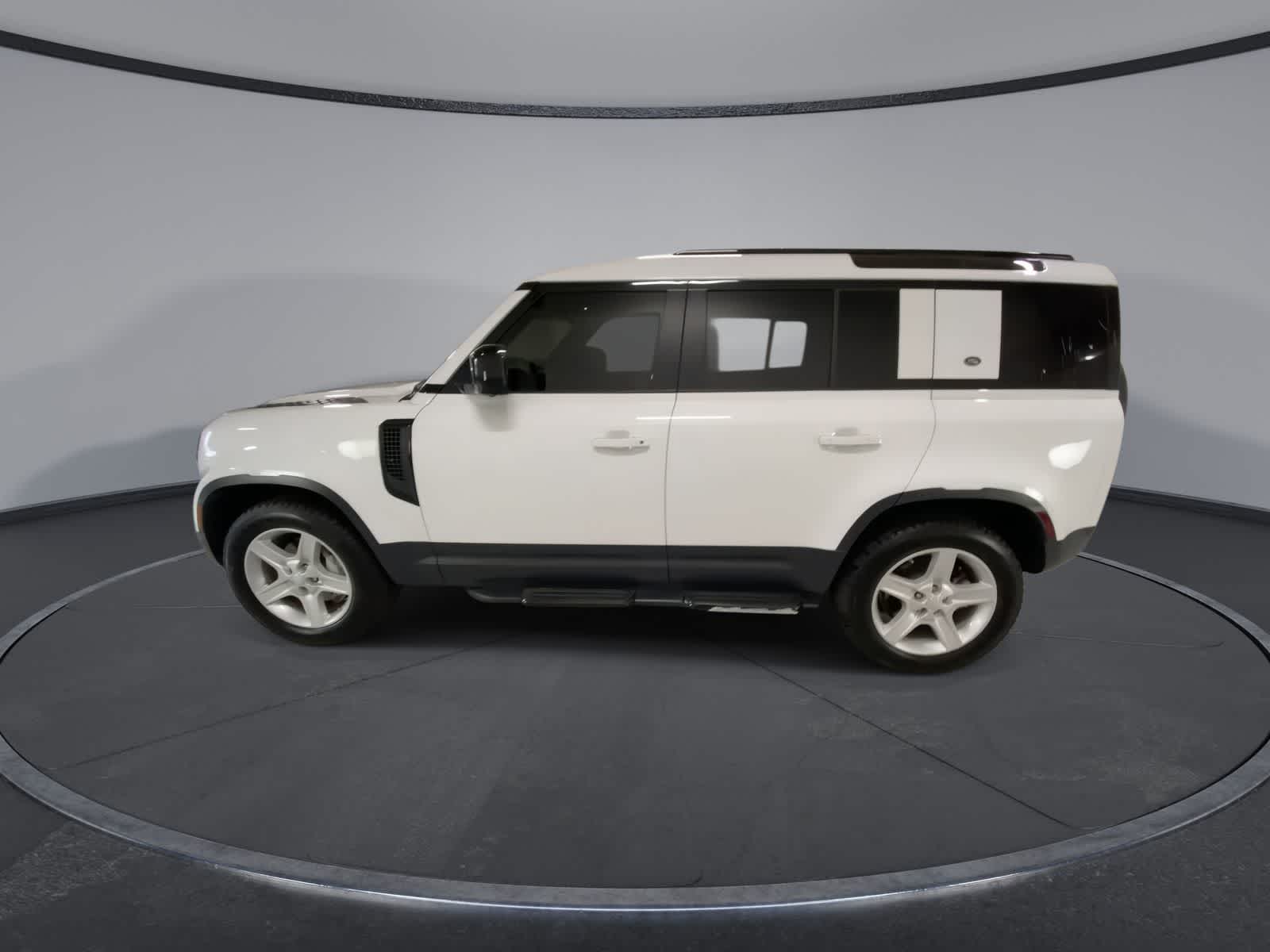 Thumbnail: 2020 Land Rover Defender - 8