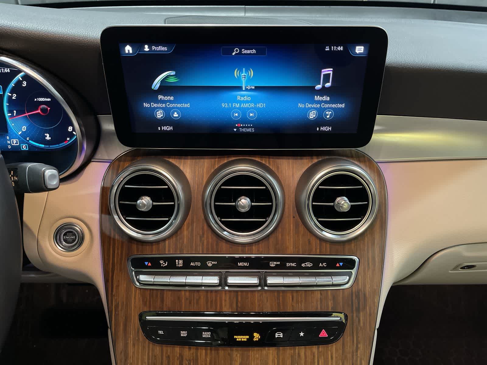 Thumbnail: 2022 Mercedes-Benz GLC - 28