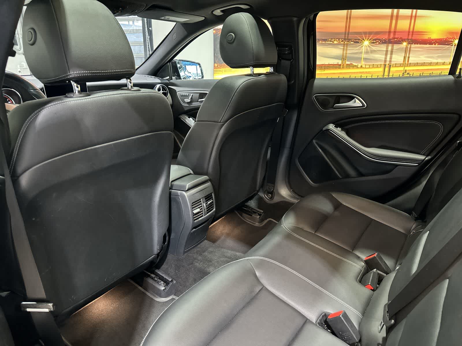 Thumbnail: 2020 Mercedes-Benz GLA - 24