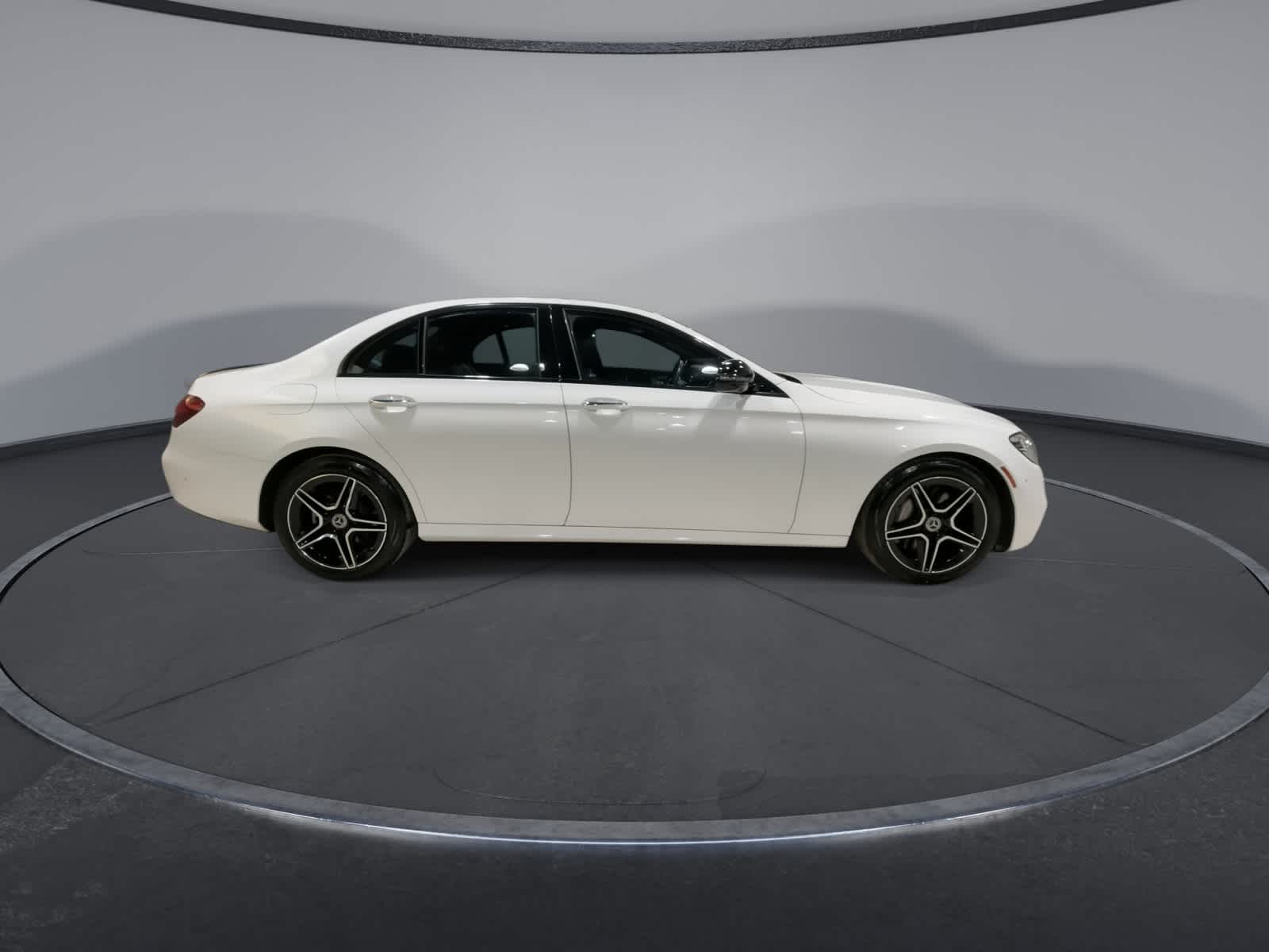 Thumbnail: 2023 Mercedes-Benz E-Class - 13