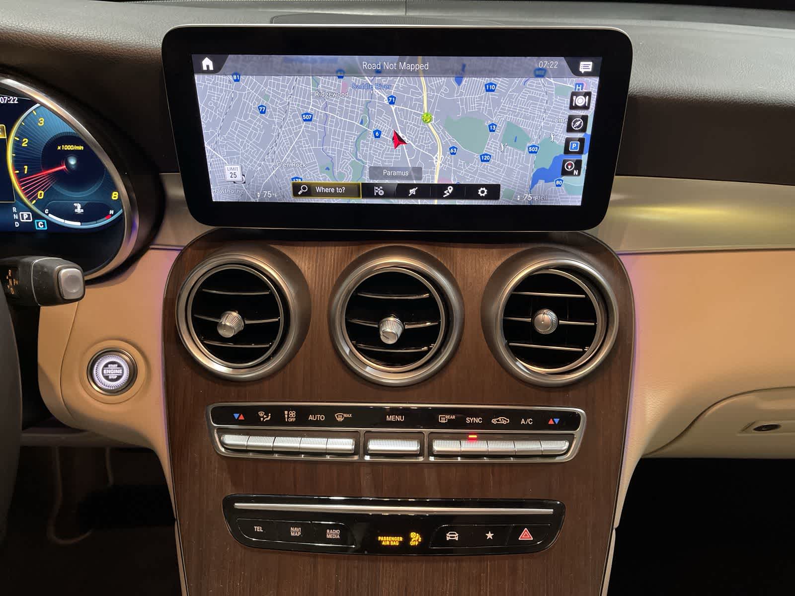 Thumbnail: 2021 Mercedes-Benz GLC - 28