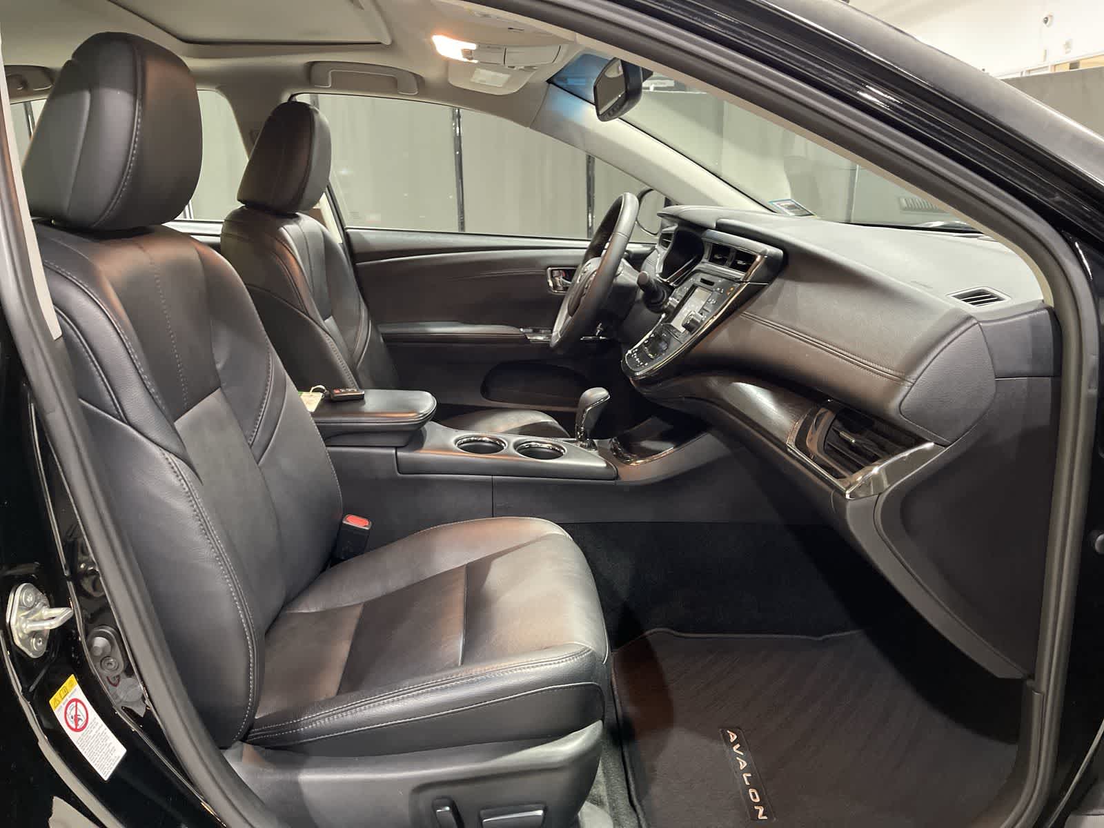 Thumbnail: 2016 Toyota Avalon - 26