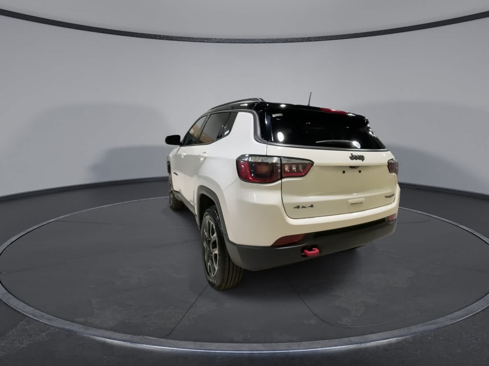Thumbnail: 2020 Jeep Compass - 9