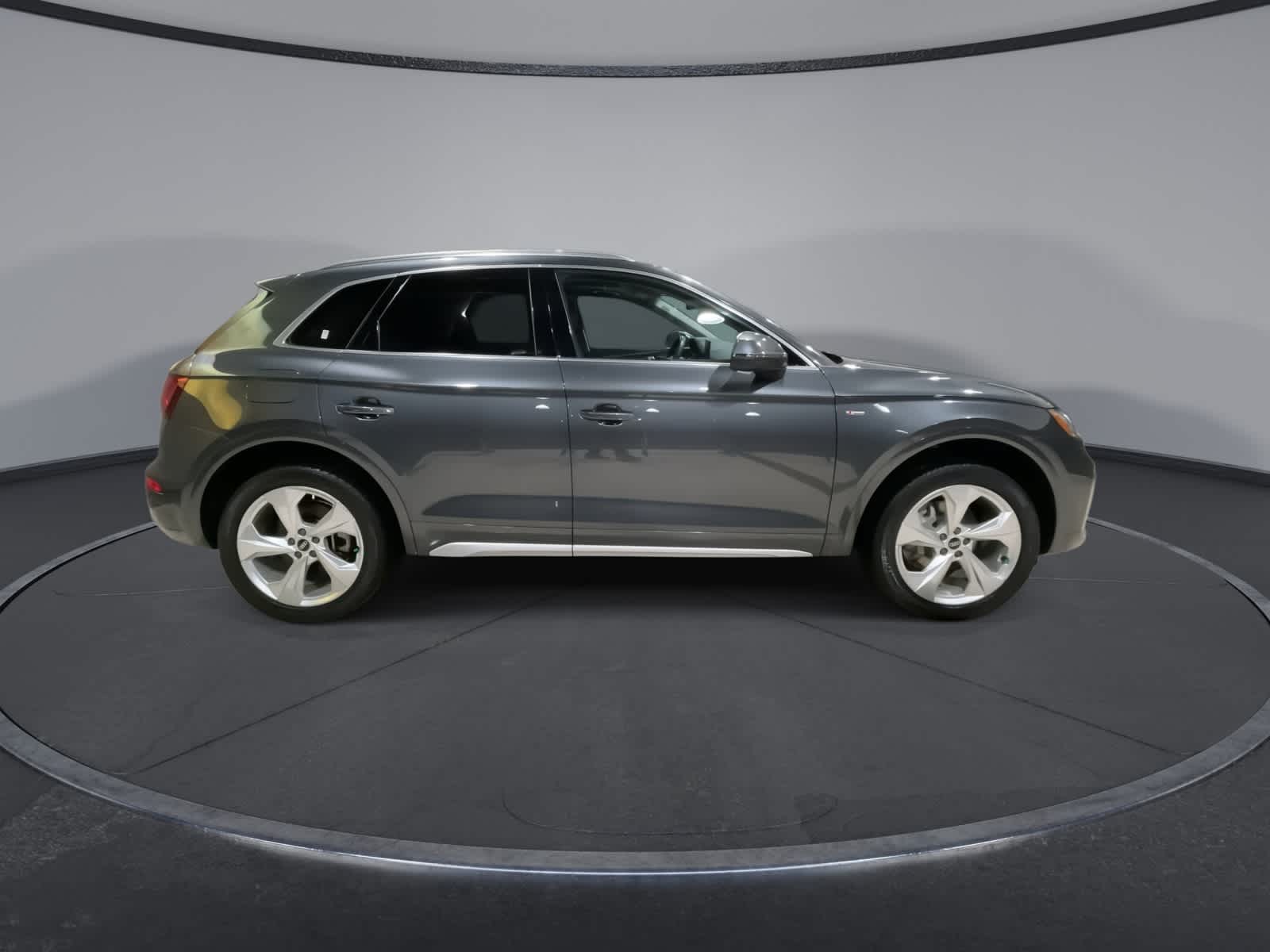 Thumbnail: 2023 Audi Q5 - 13