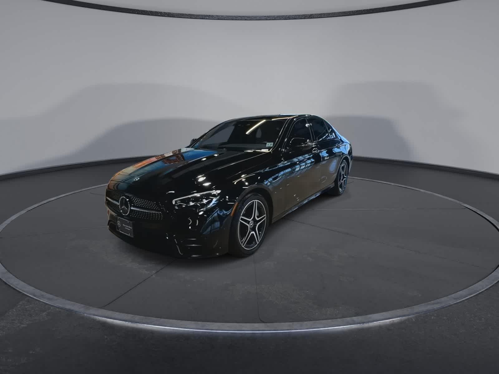 Thumbnail: 2023 Mercedes-Benz E-Class - 7