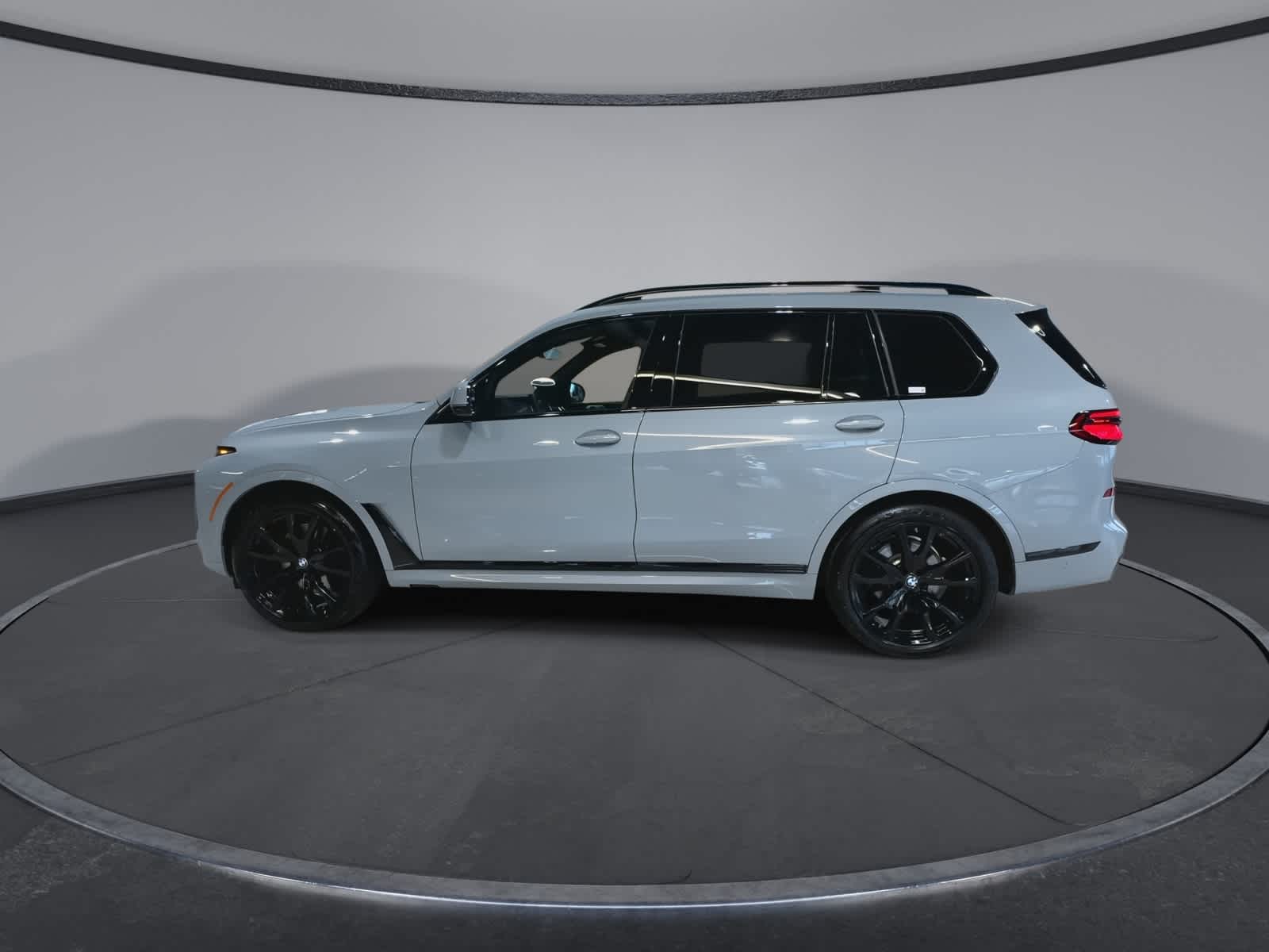 Thumbnail: 2025 BMW X7 - 7