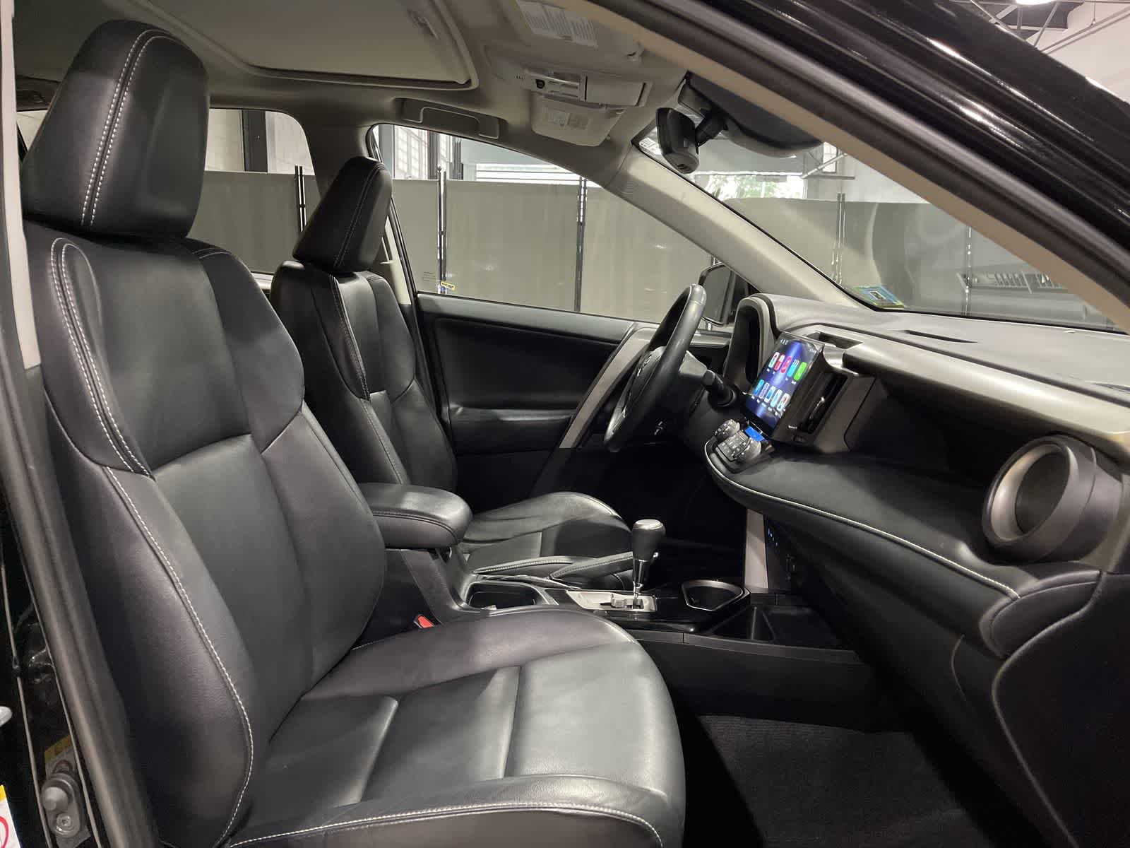 Thumbnail: 2016 Toyota RAV4 - 26