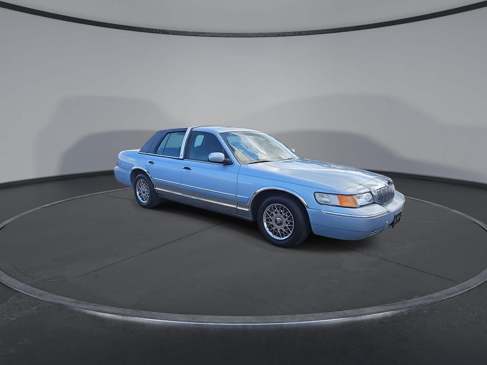 Used 2000 Mercury Grand Marquis GS with VIN 2MEFM74W7YX722602 for sale in Paramus, NJ