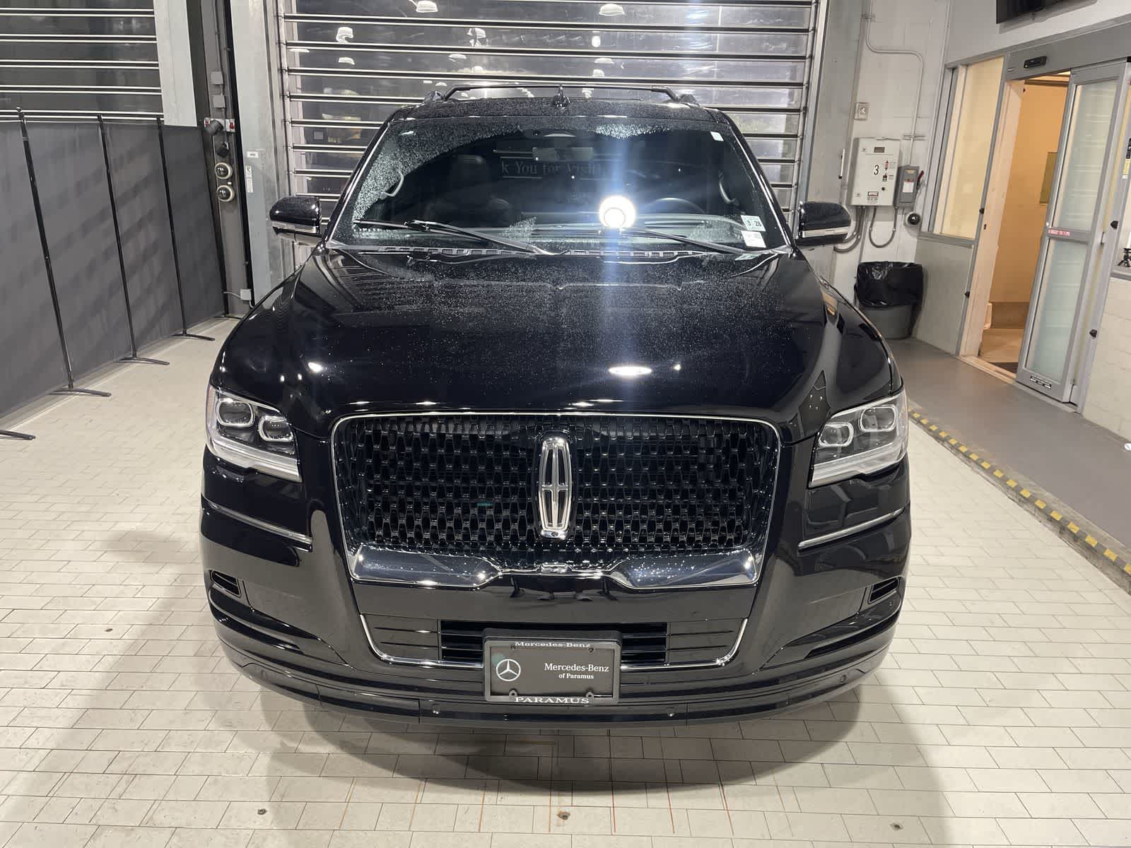Thumbnail: 2023 Lincoln Navigator L - 18