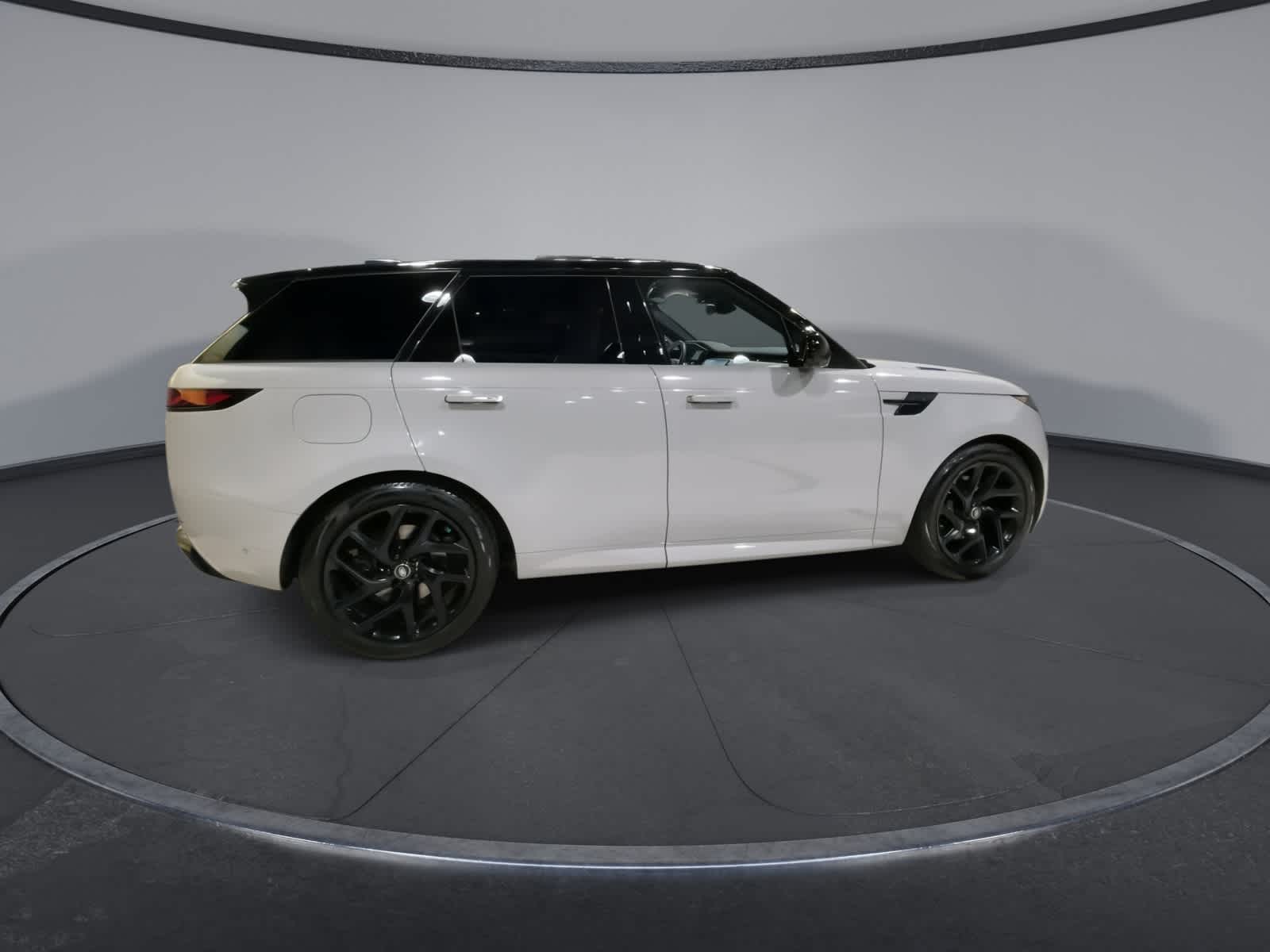 Thumbnail: 2023 Land Rover Range Rover Sport - 12