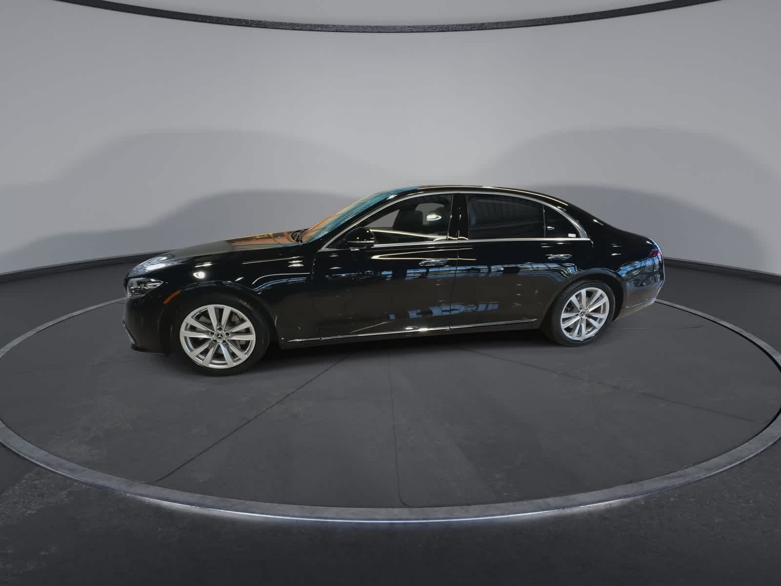 Thumbnail: 2023 Mercedes-Benz S-Class - 6