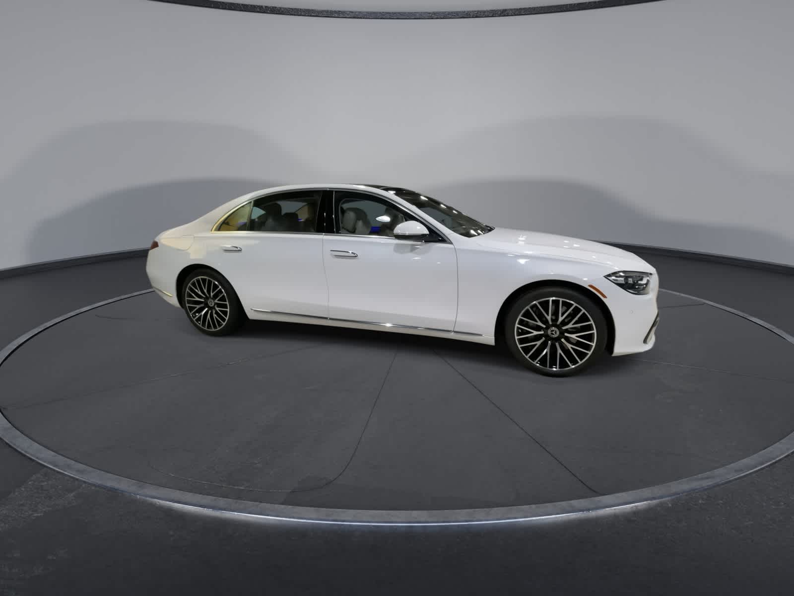 Thumbnail: 2024 Mercedes-Benz S-Class - 2