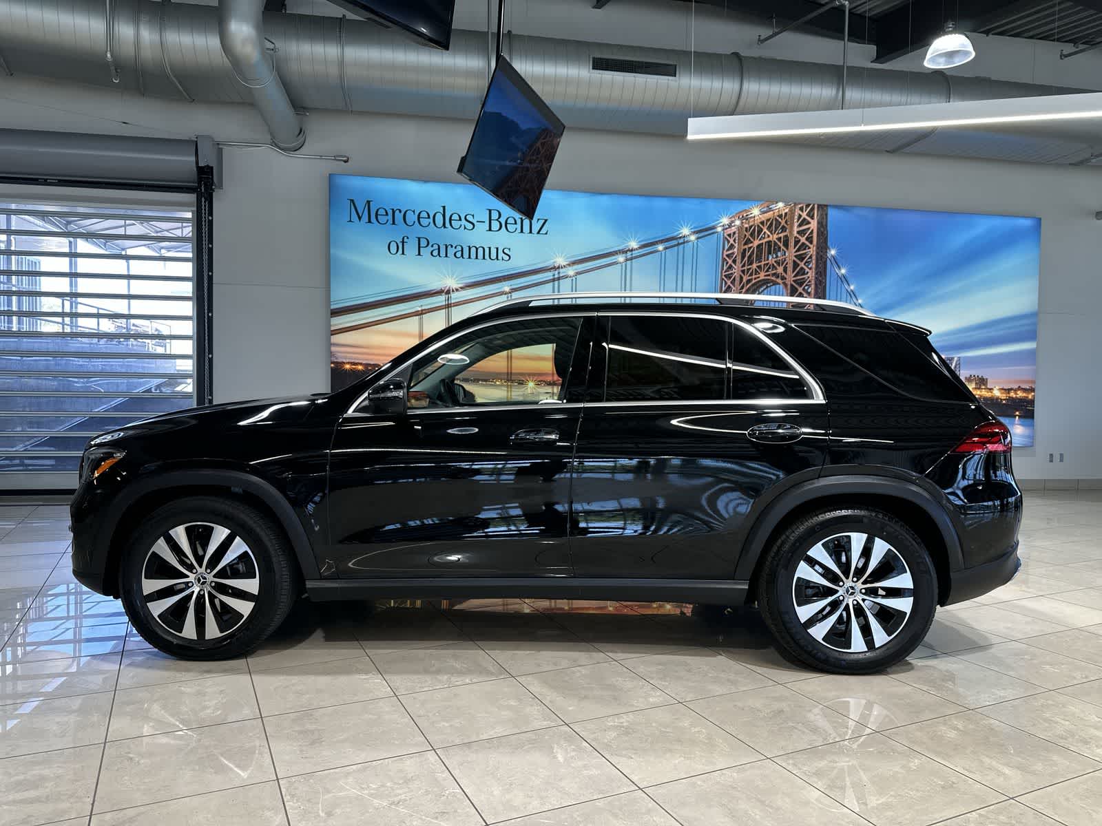 Thumbnail: 2026 Mercedes-Benz GLE - 15