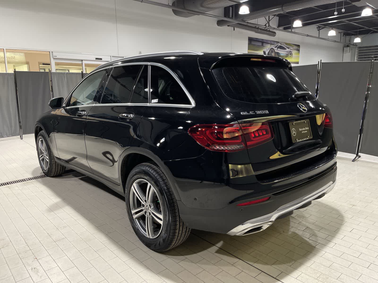 Thumbnail: 2022 Mercedes-Benz GLC - 16