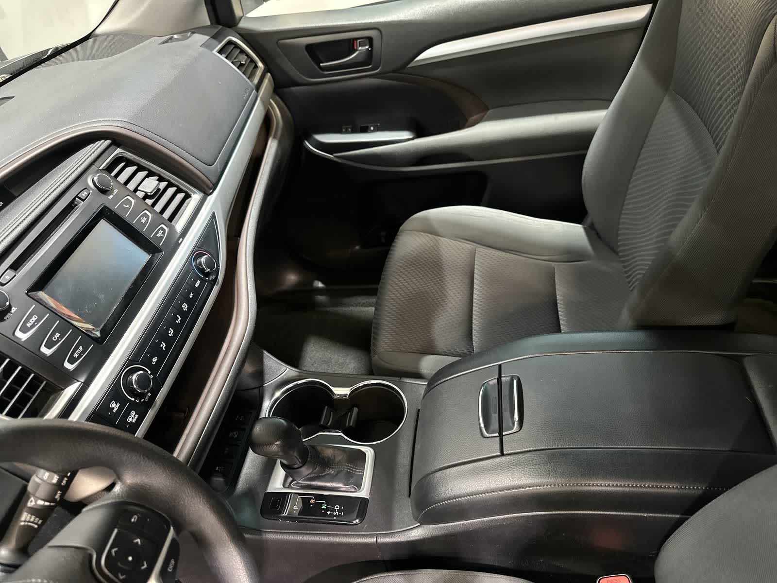 Thumbnail: 2016 Toyota Highlander - 28