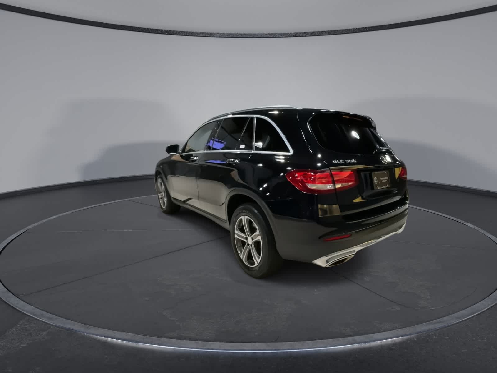 Thumbnail: 2016 Mercedes-Benz GLC - 9