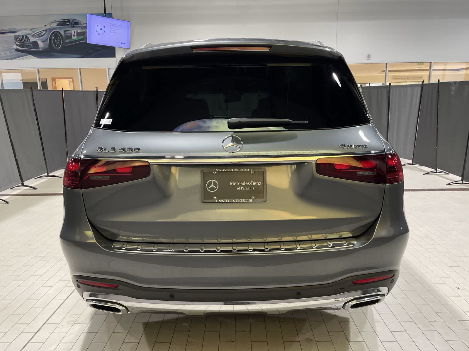 Thumbnail: 2025 Mercedes-Benz GLS - 17