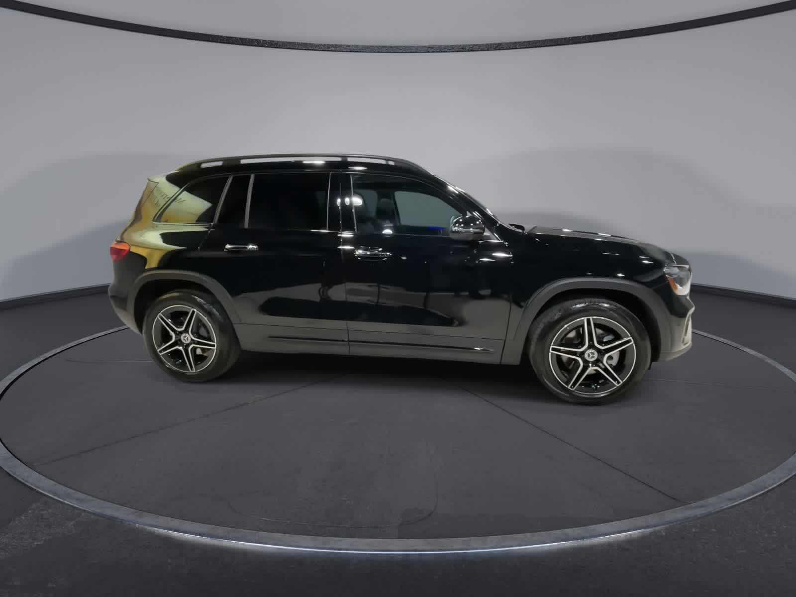 Thumbnail: 2025 Mercedes-Benz GLB - 13