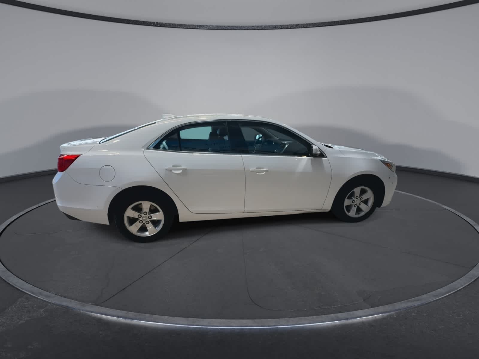 Thumbnail: 2016 Chevrolet Malibu - 12