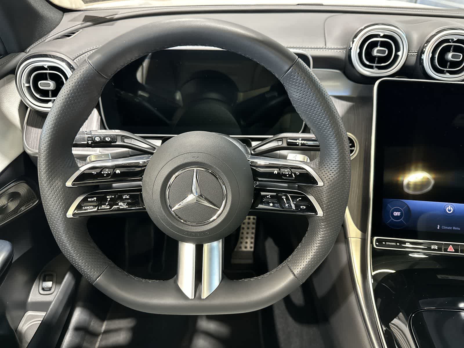 Thumbnail: 2025 Mercedes-Benz GLC - 27