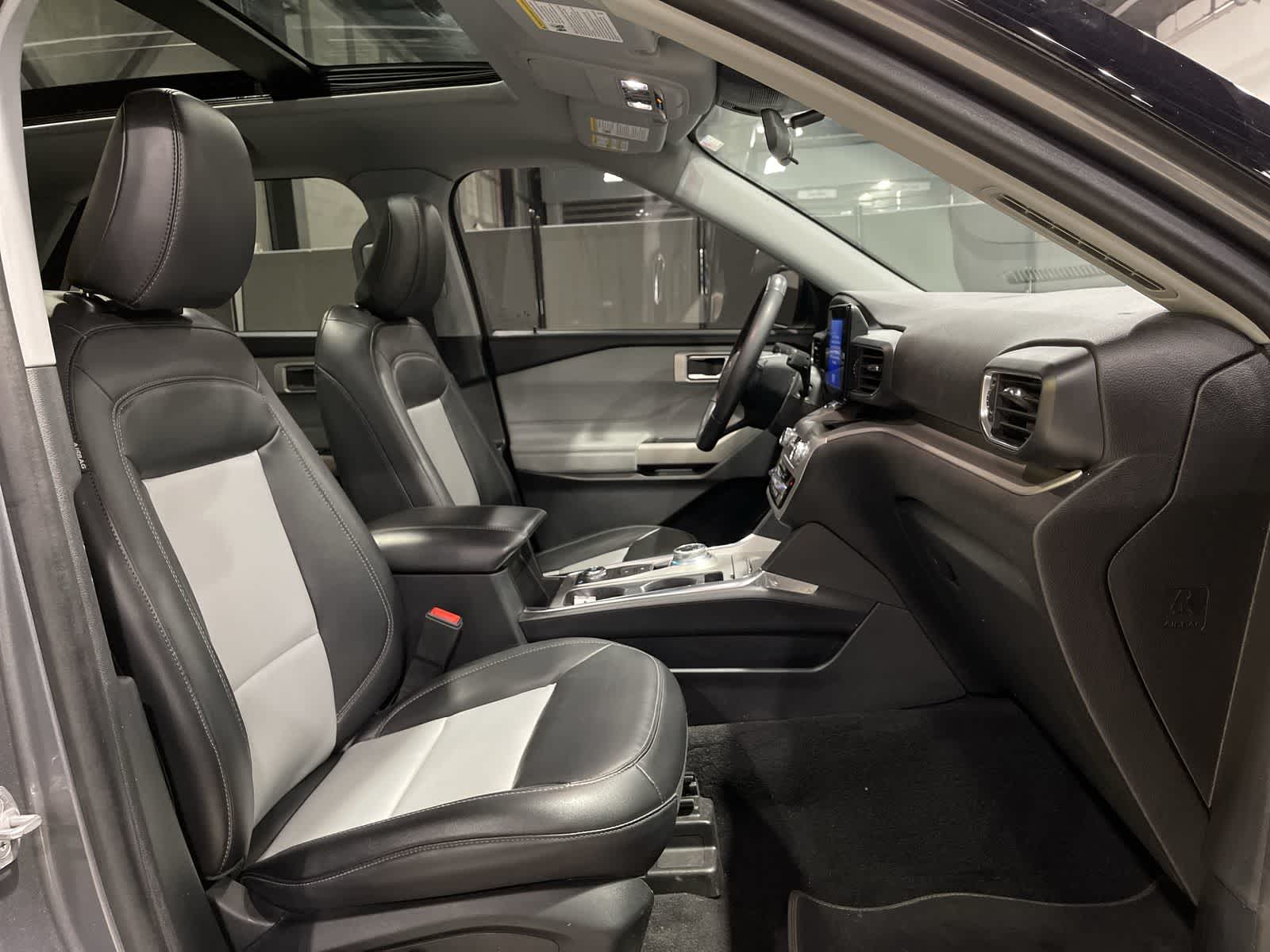 Thumbnail: 2022 Ford Explorer - 26