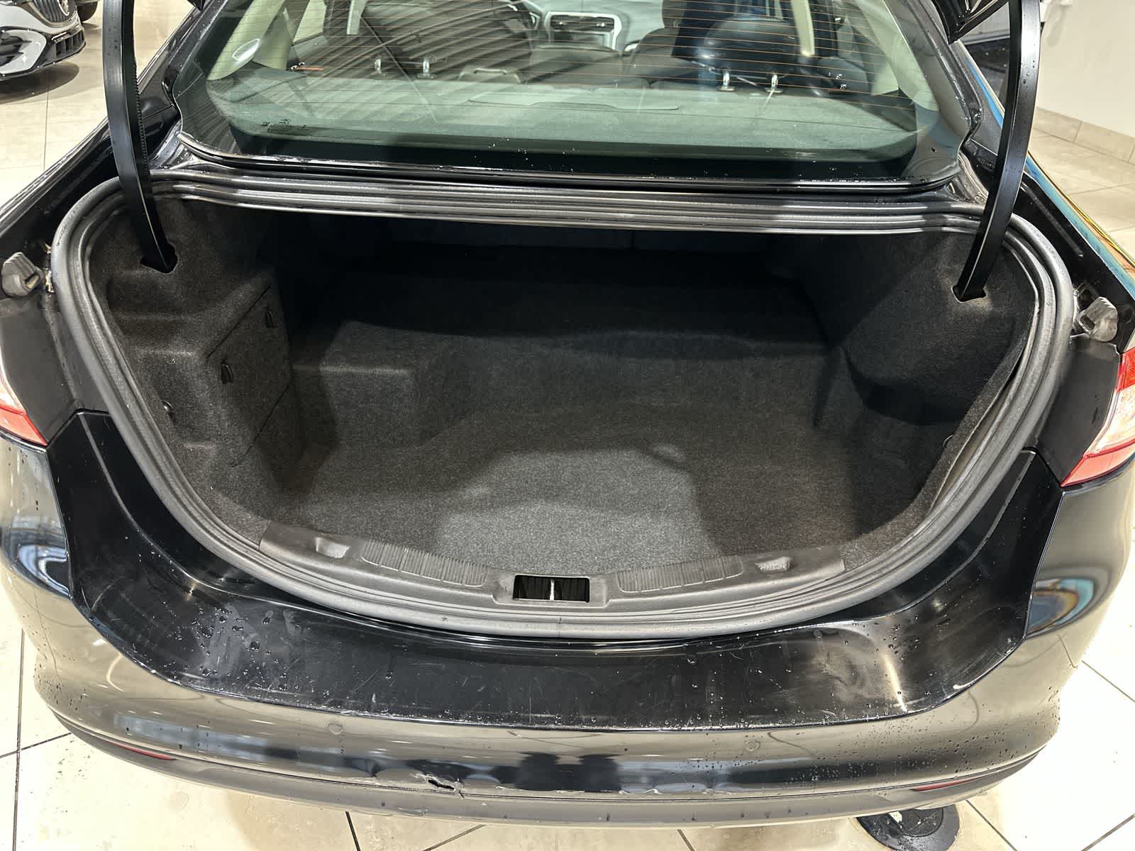 Thumbnail: 2013 Ford Fusion - 31