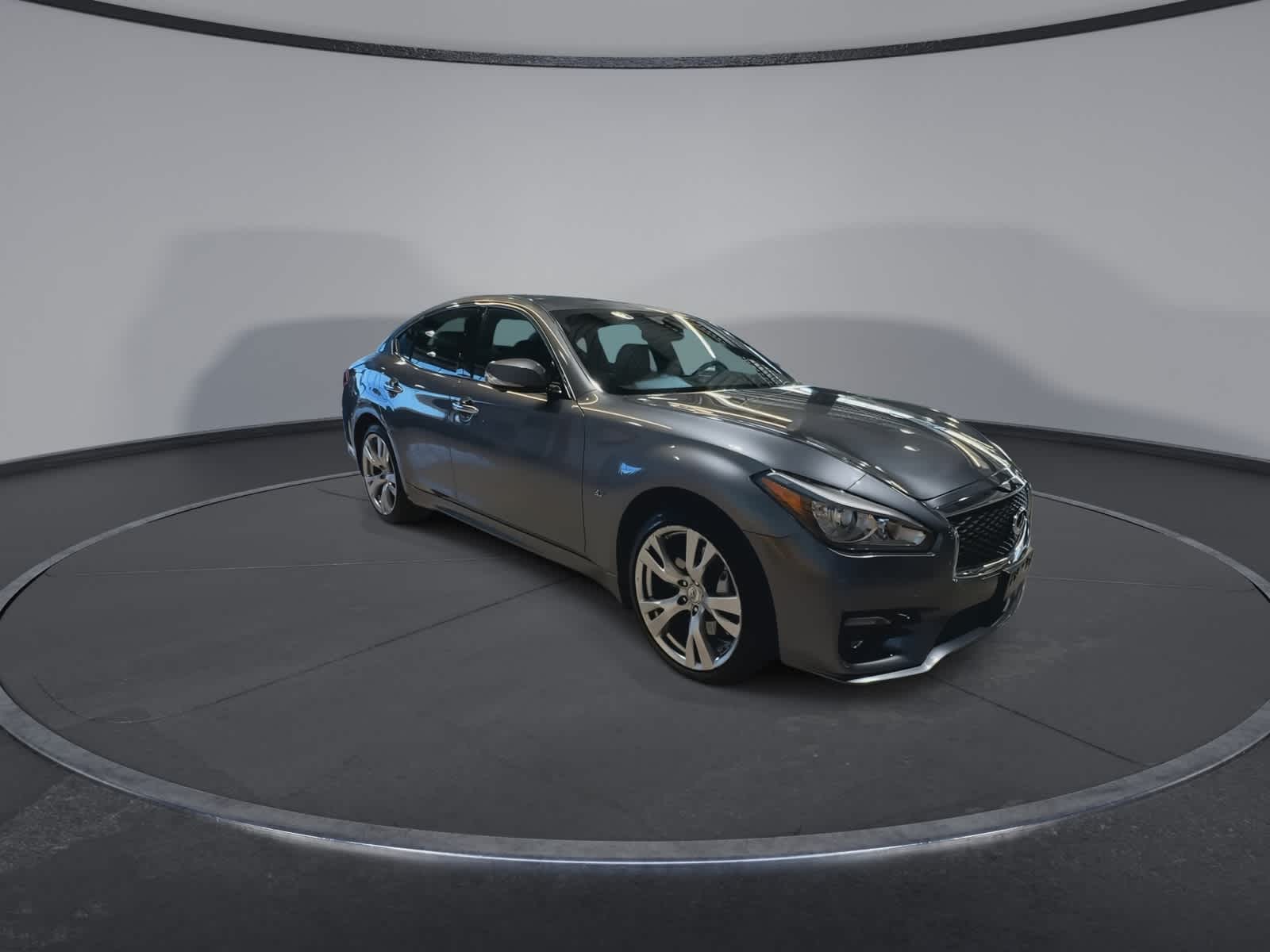 Thumbnail: 2017 INFINITI Q70 - 2