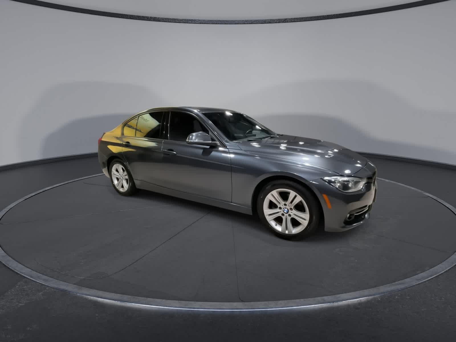 Thumbnail: 2016 BMW 3 Series - 3