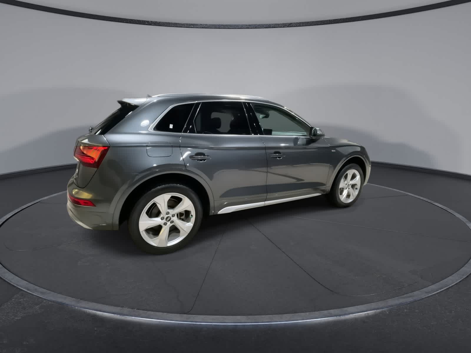 Thumbnail: 2023 Audi Q5 - 12