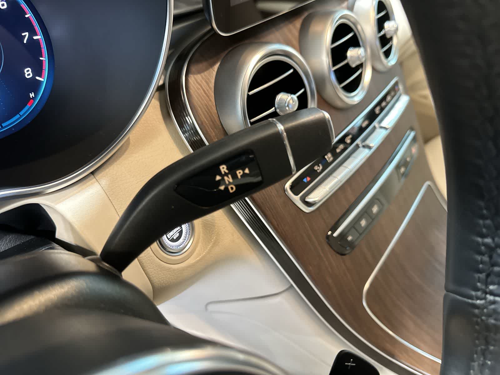 Thumbnail: 2022 Mercedes-Benz GLC - 29