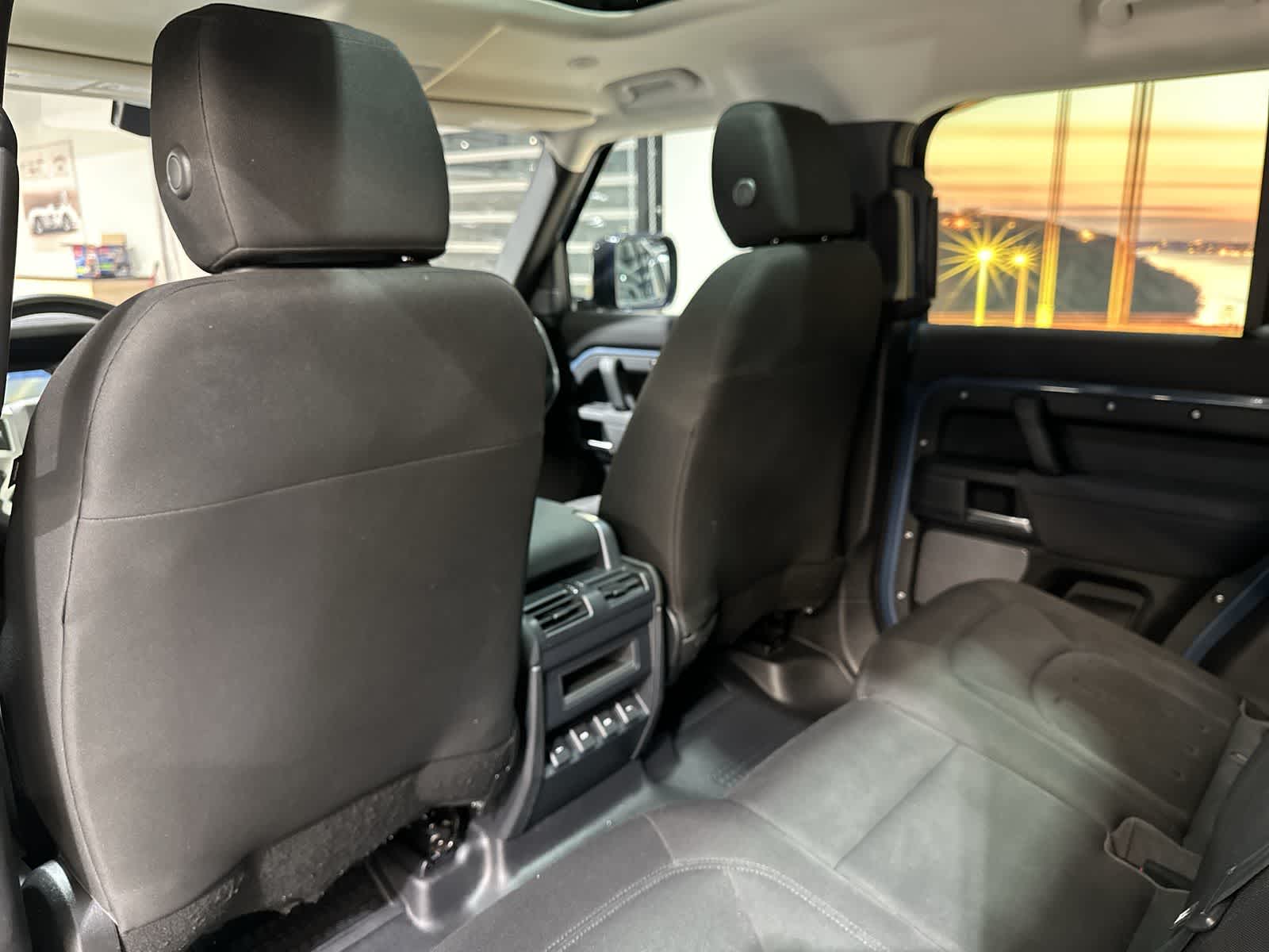 Thumbnail: 2020 Land Rover Defender - 24