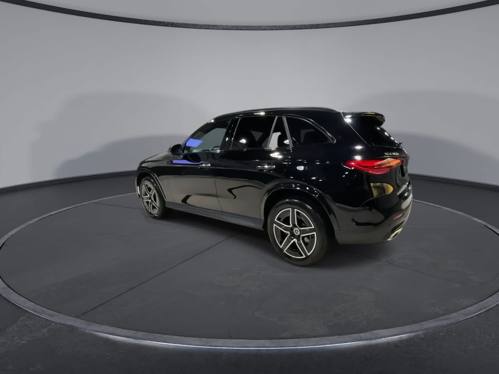 Thumbnail: 2025 Mercedes-Benz GLC - 8