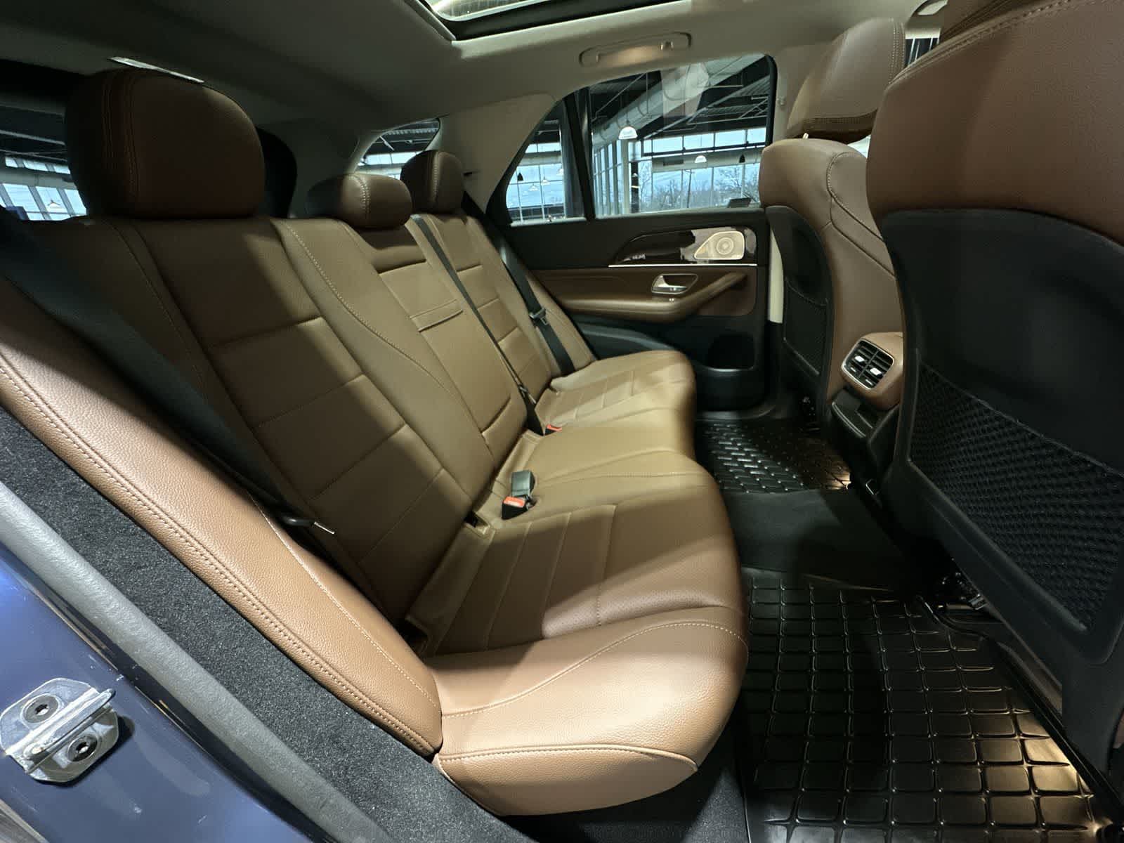 Thumbnail: 2025 Mercedes-Benz GLE - 25