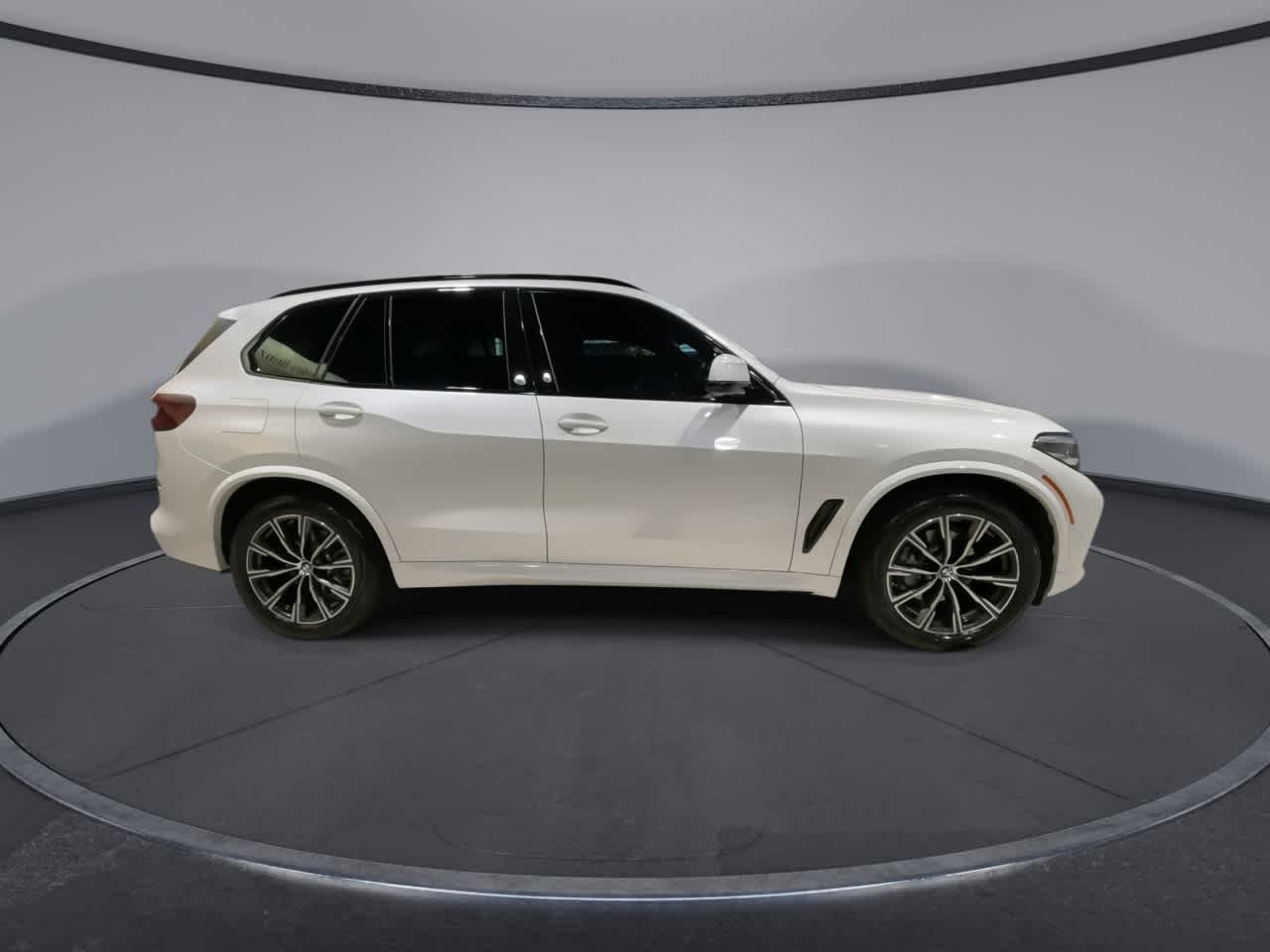 Thumbnail: 2023 BMW X5 - 12