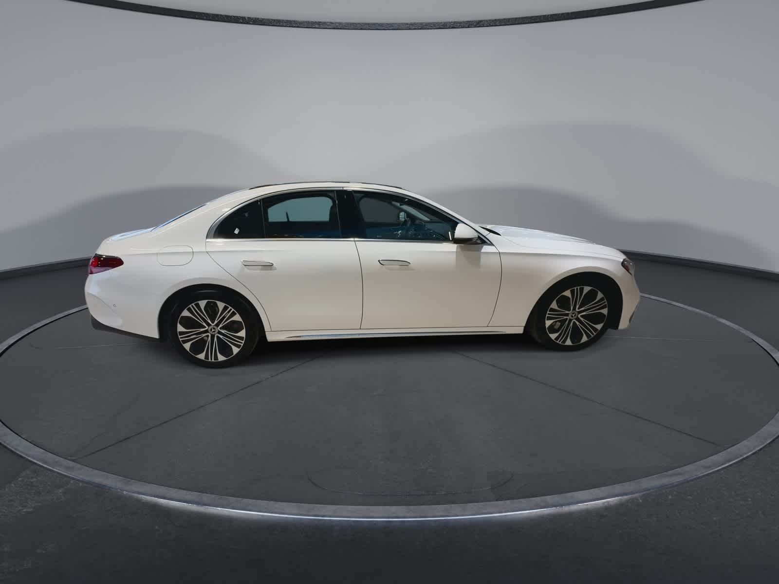 Thumbnail: 2025 Mercedes-Benz E-Class - 12