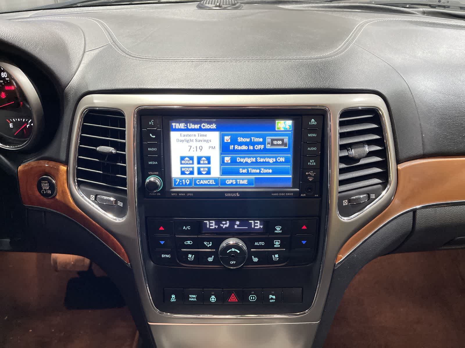 Thumbnail: 2011 Jeep Grand Cherokee - 28