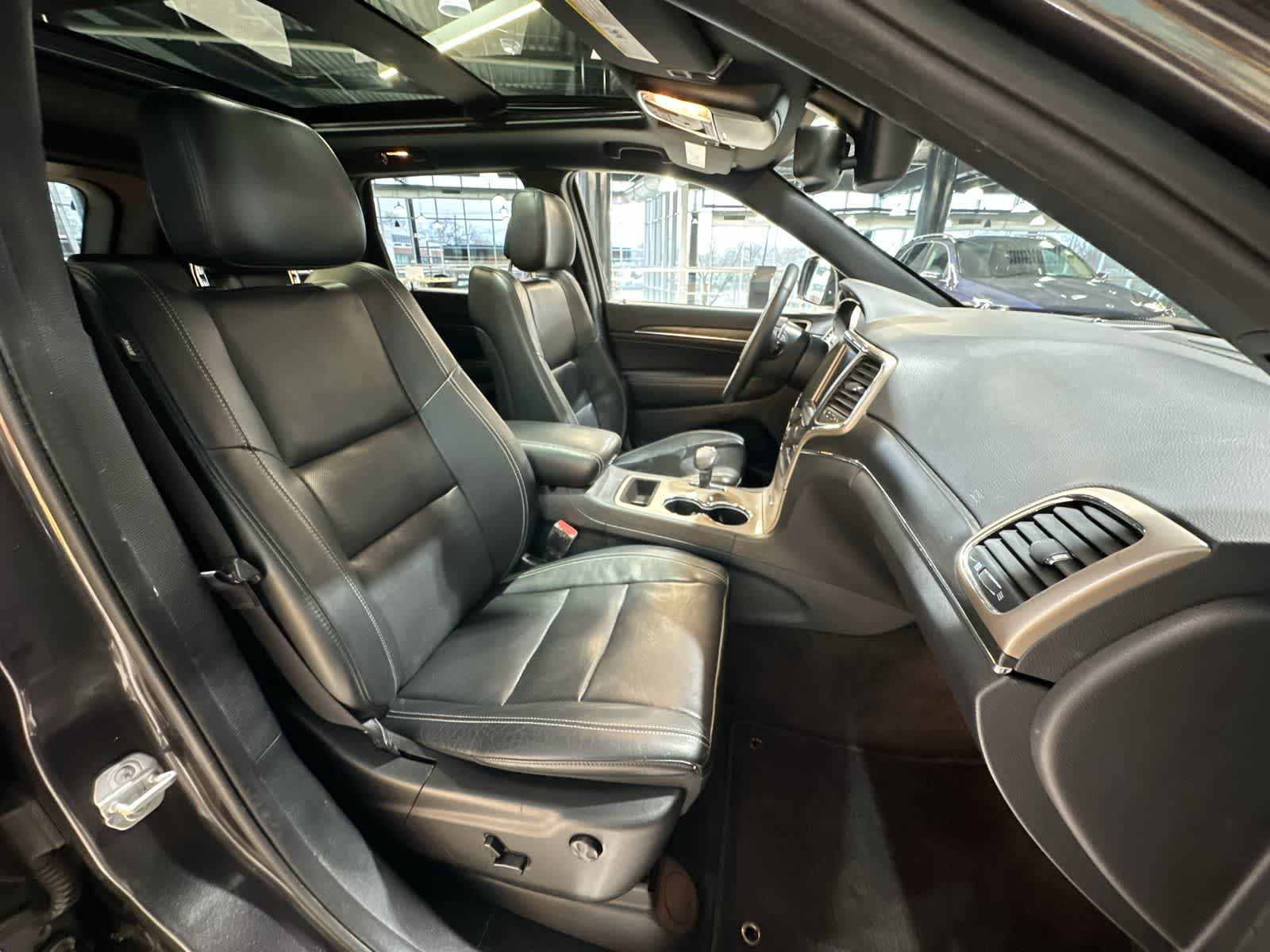 Thumbnail: 2015 Jeep Grand Cherokee - 26