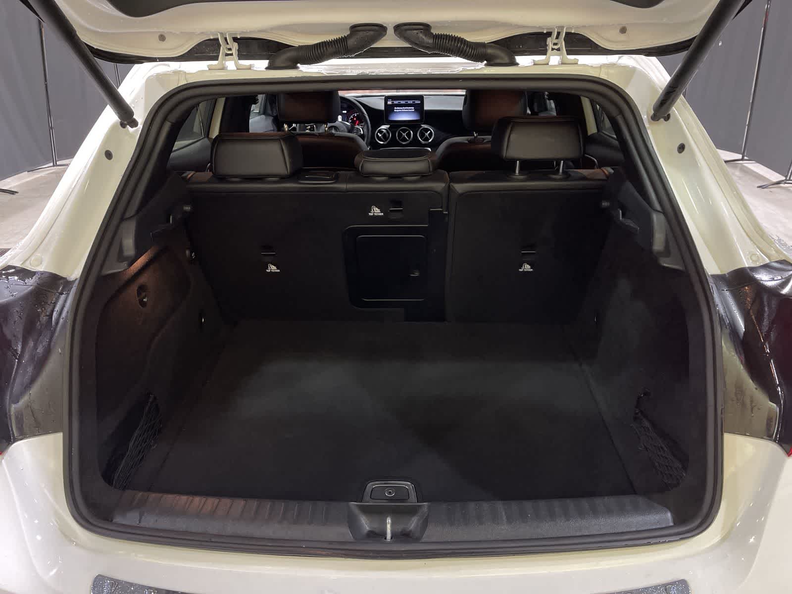 Thumbnail: 2018 Mercedes-Benz GLA - 31