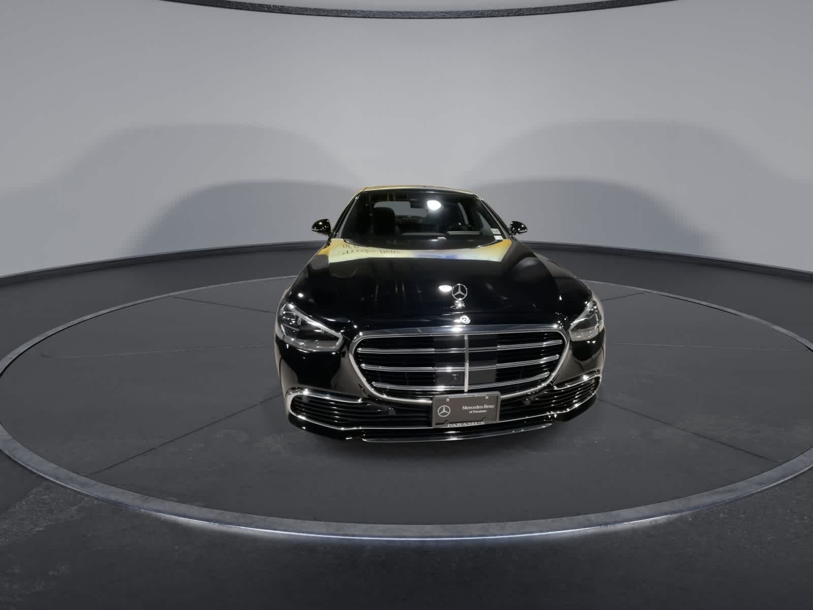 Thumbnail: 2023 Mercedes-Benz S-Class - 4