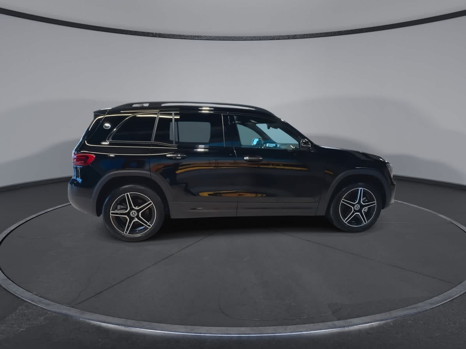 Thumbnail: 2025 Mercedes-Benz GLB - 12