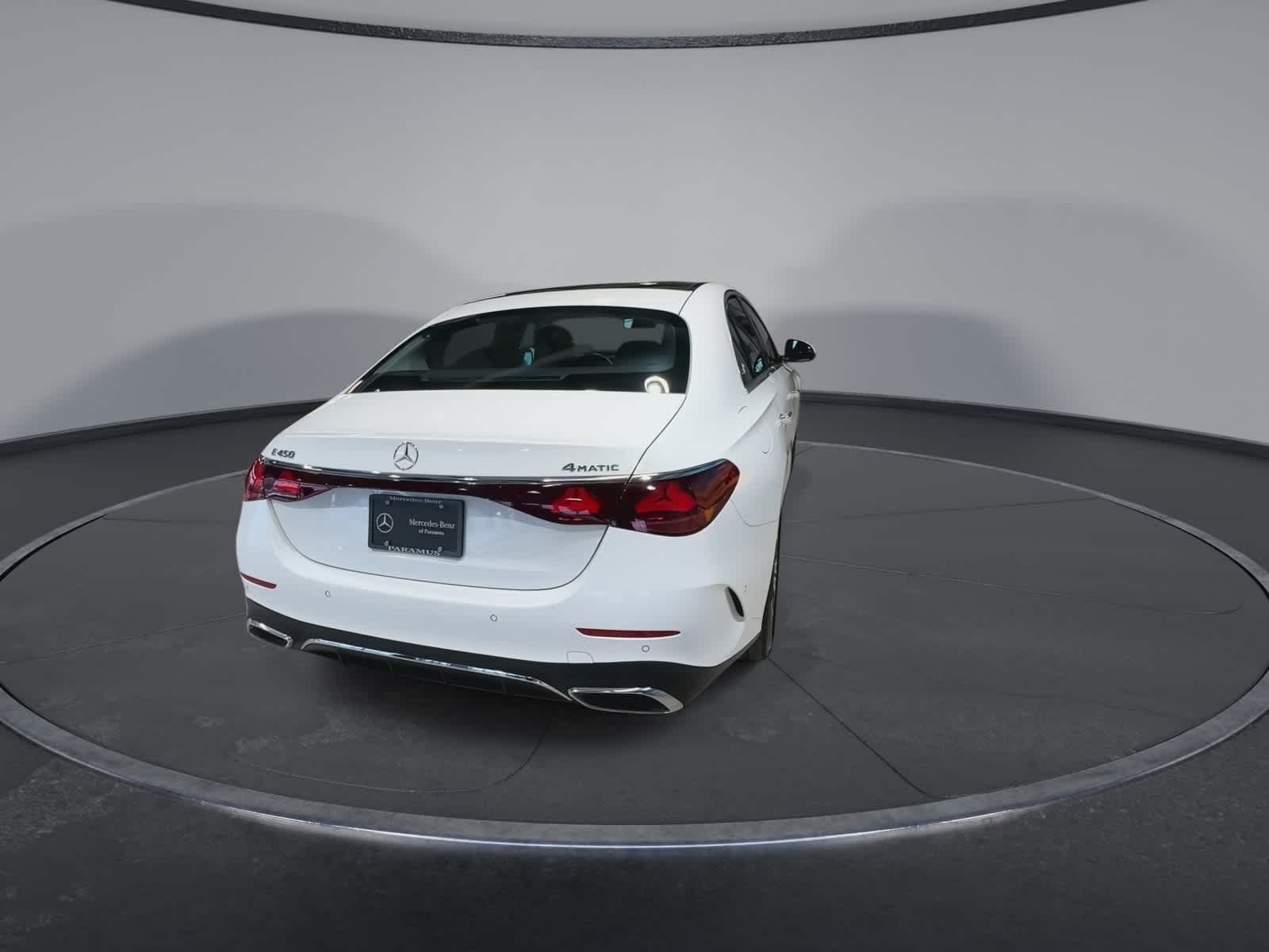 Thumbnail: 2025 Mercedes-Benz E-Class - 10