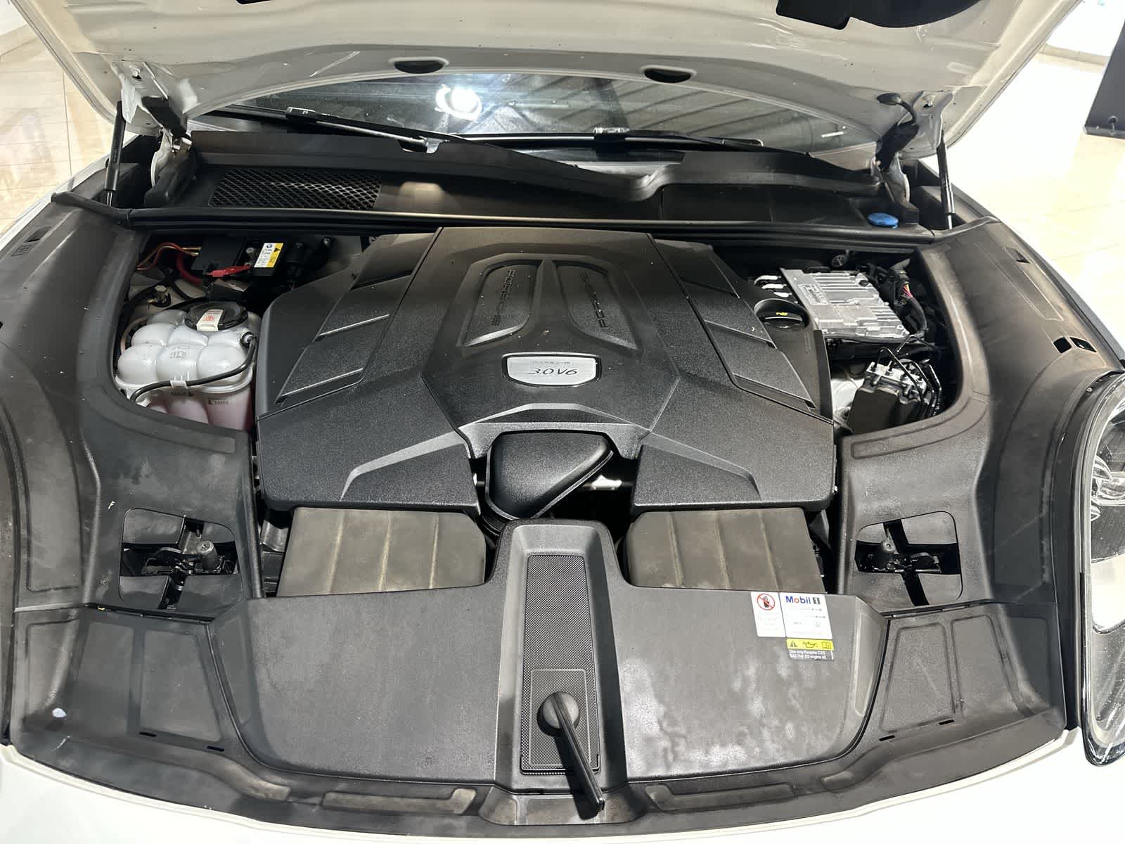 Thumbnail: 2022 Porsche Cayenne - 21